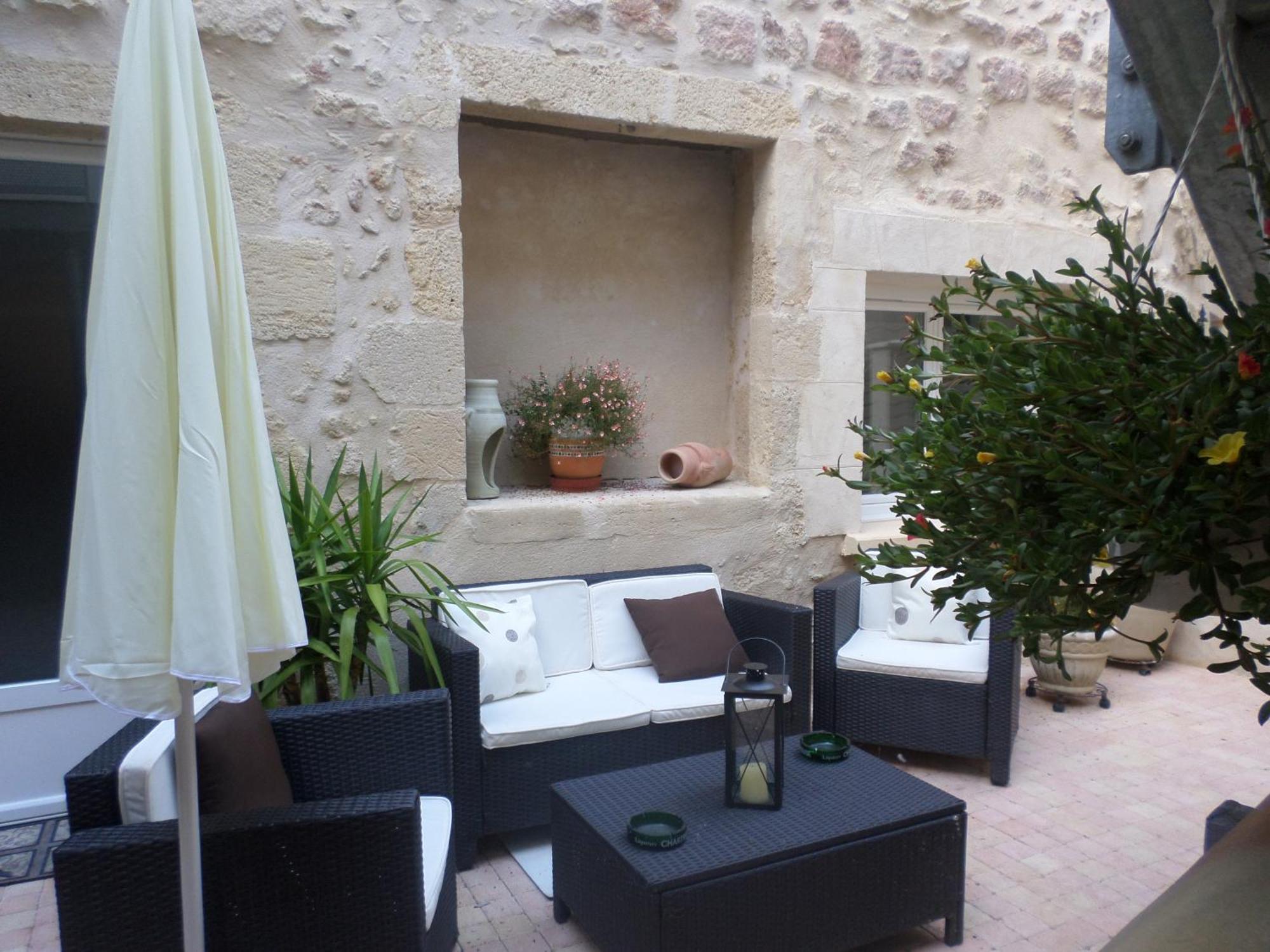 Appart'Hotel Les Tilleuls Saint-Macaire ภายนอก รูปภาพ