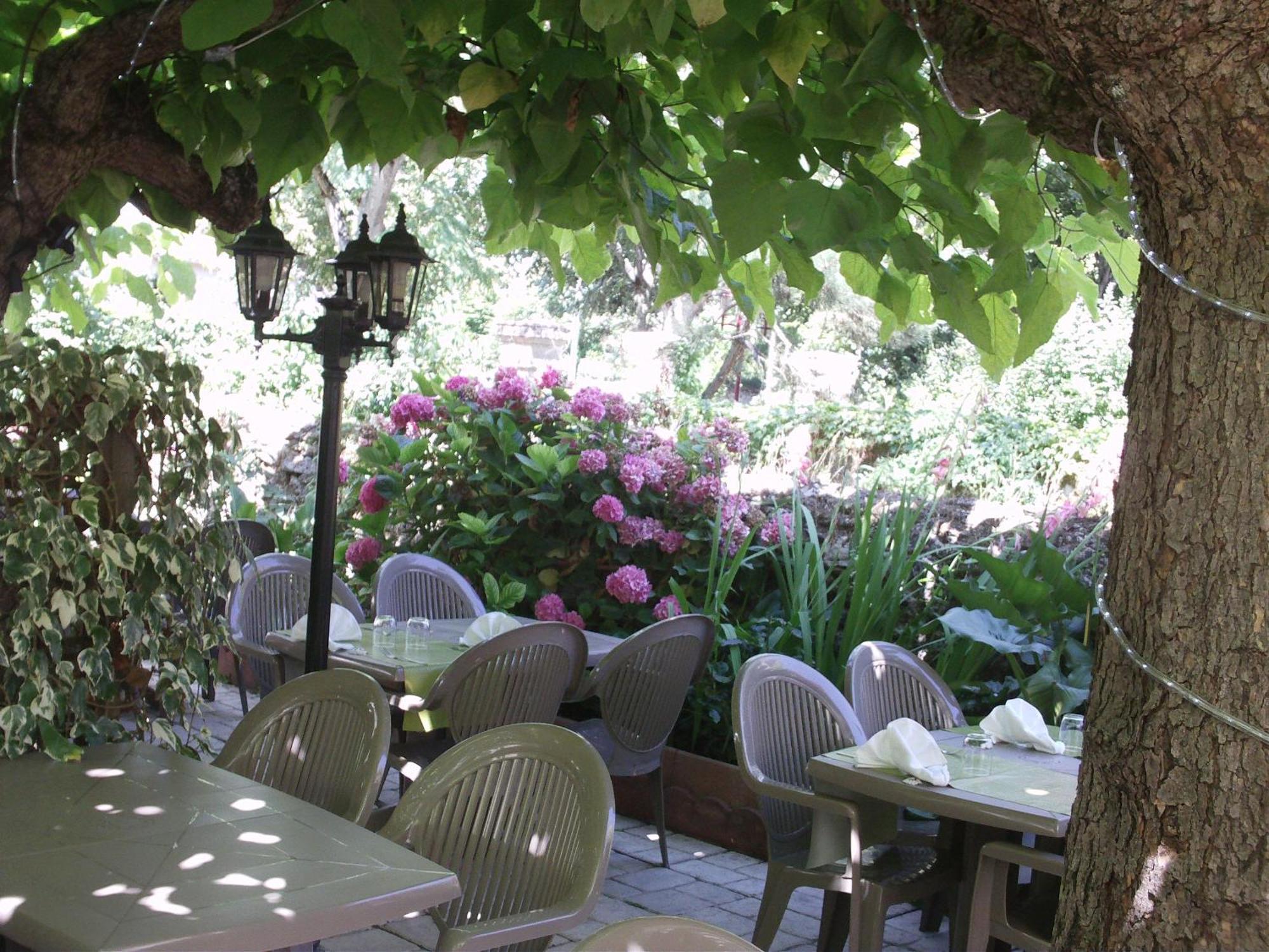 Appart'Hotel Les Tilleuls Saint-Macaire ภายนอก รูปภาพ
