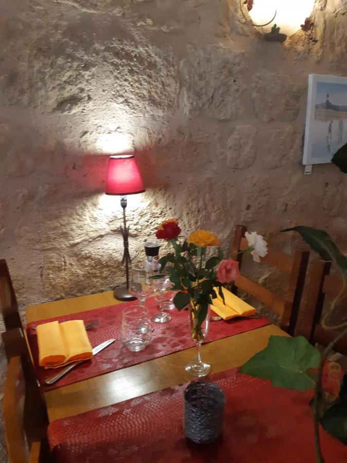 Appart'Hotel Les Tilleuls Saint-Macaire ภายนอก รูปภาพ