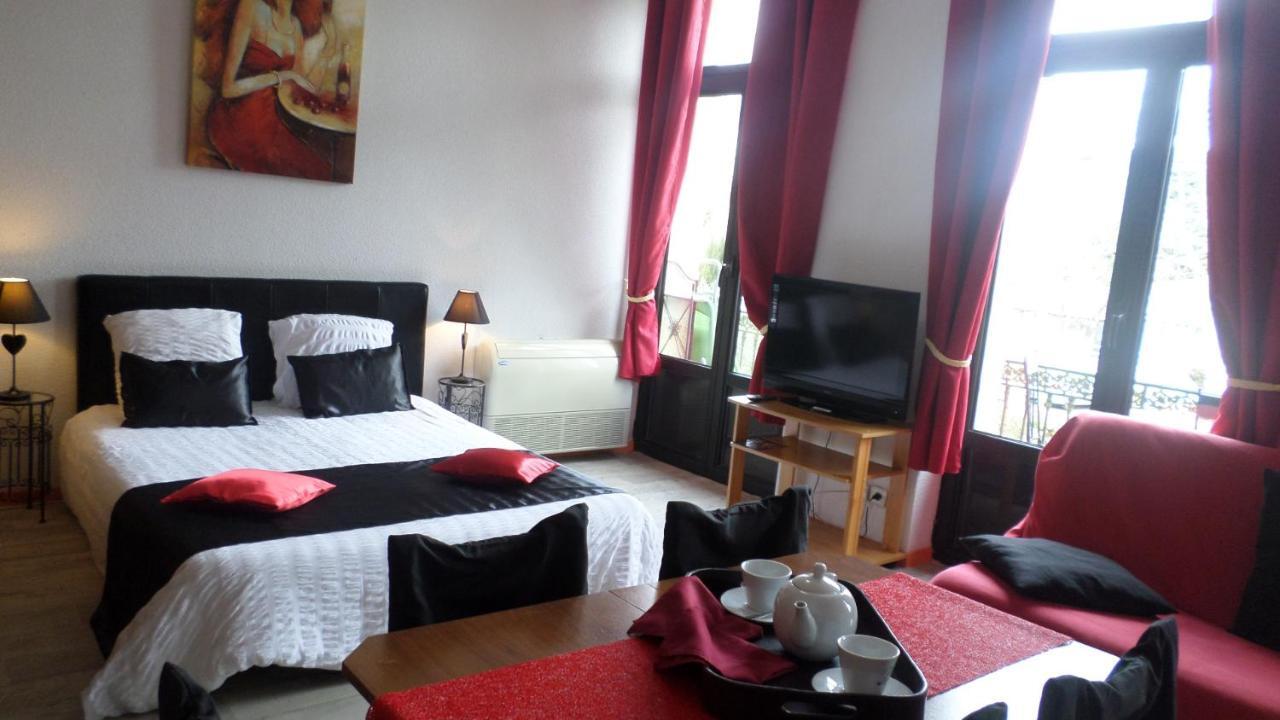 Appart'Hotel Les Tilleuls Saint-Macaire ภายนอก รูปภาพ