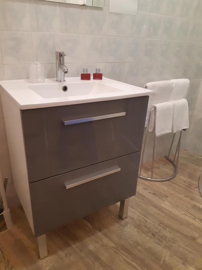 Appart'Hotel Les Tilleuls Saint-Macaire ภายนอก รูปภาพ