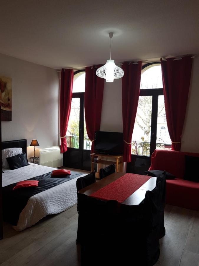 Appart'Hotel Les Tilleuls Saint-Macaire ภายนอก รูปภาพ